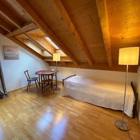 Atelier 67 Bed and Breakfast Obersaxen Buitenkant foto