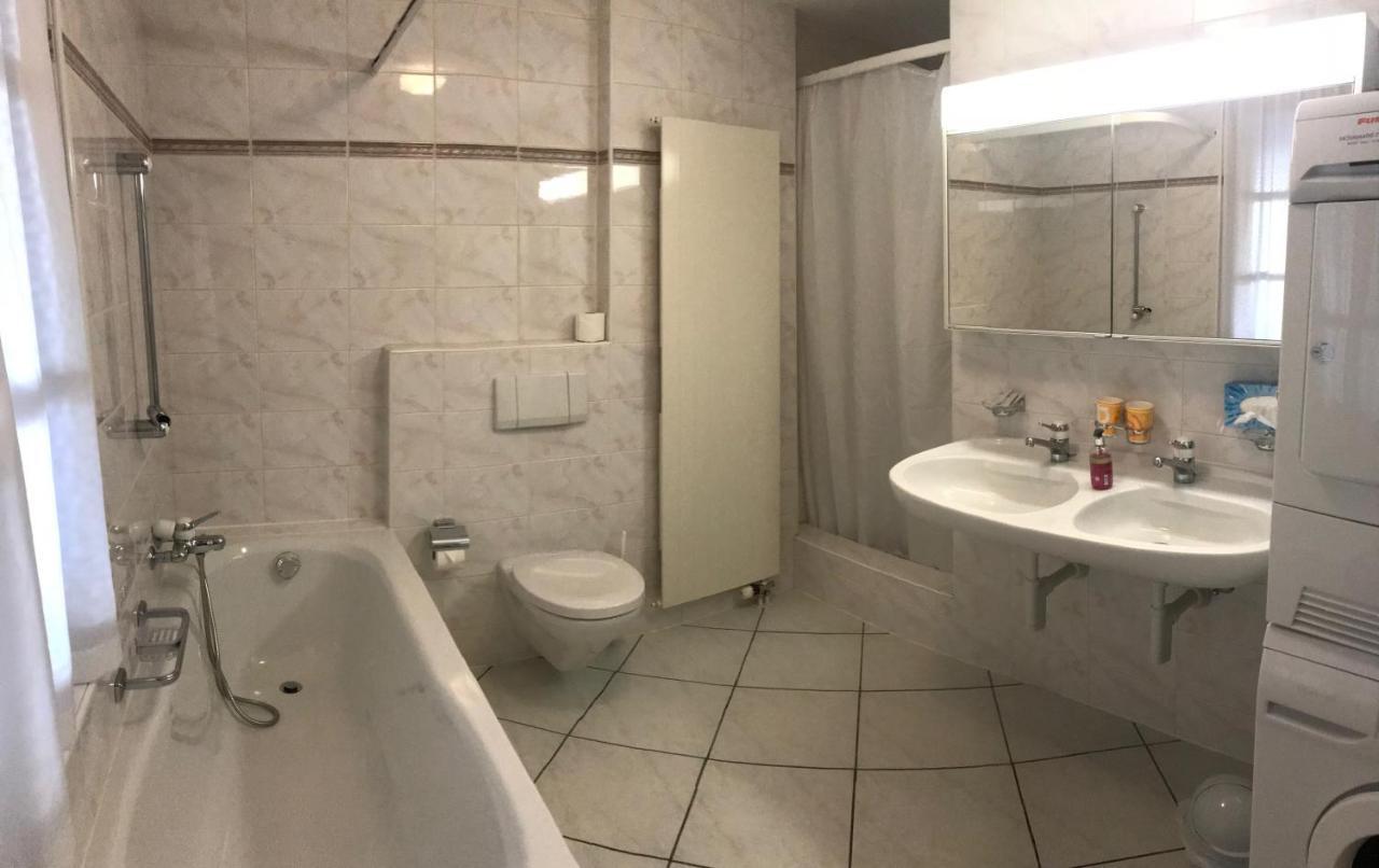 Atelier 67 Bed and Breakfast Obersaxen Buitenkant foto